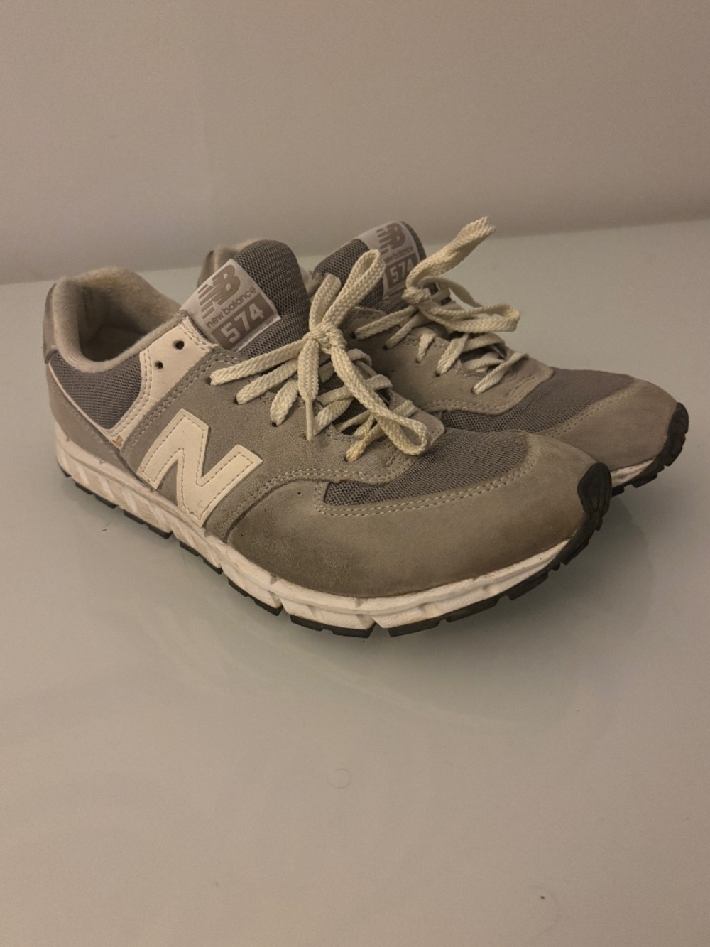 New Balance 574 (Gray, Mens 8.5)